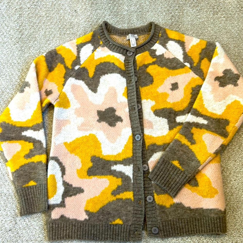 LOGO sweater. Never worn, soft and cozy size xs